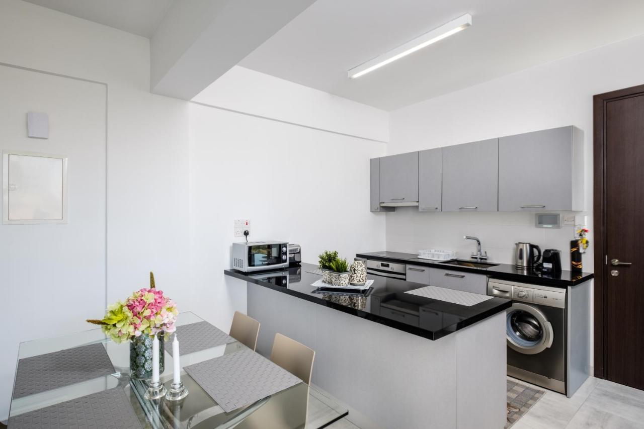 Solaar Apartments st Lazarous Larnaca Buitenkant foto