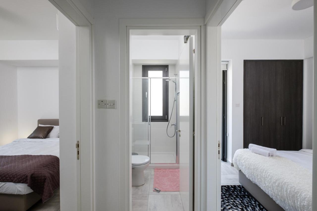 Solaar Apartments st Lazarous Larnaca Buitenkant foto