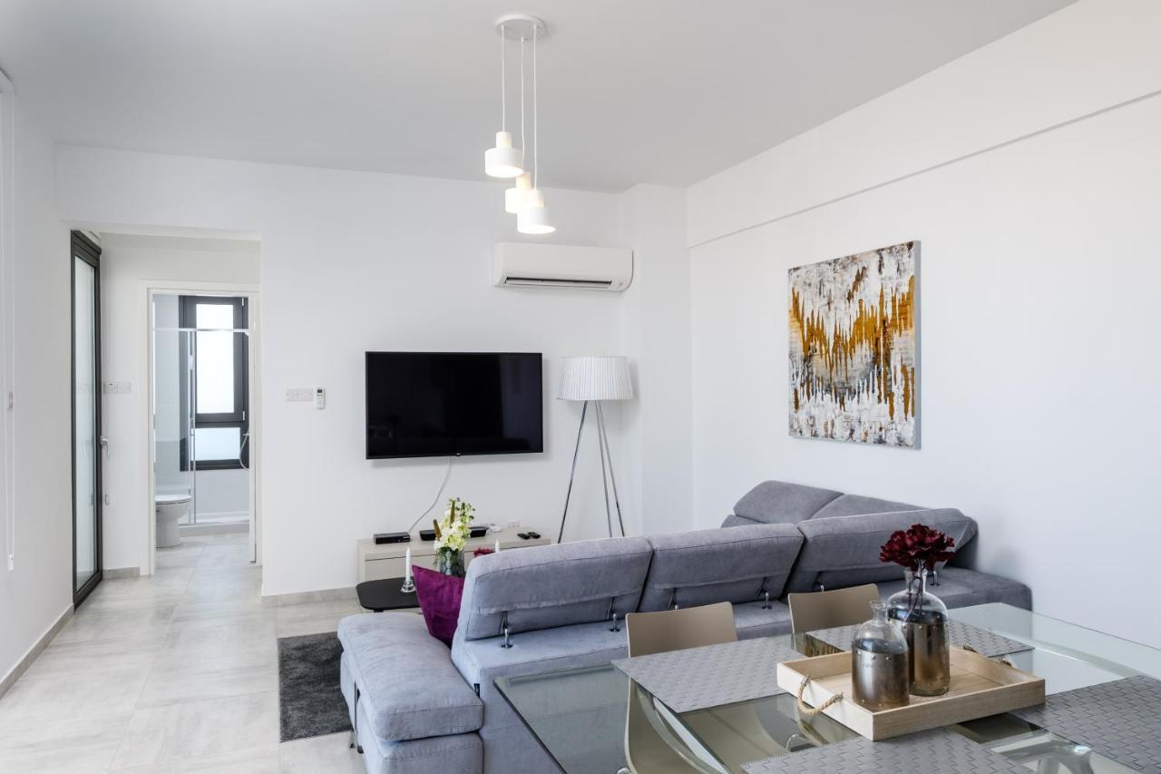 Solaar Apartments st Lazarous Larnaca Buitenkant foto
